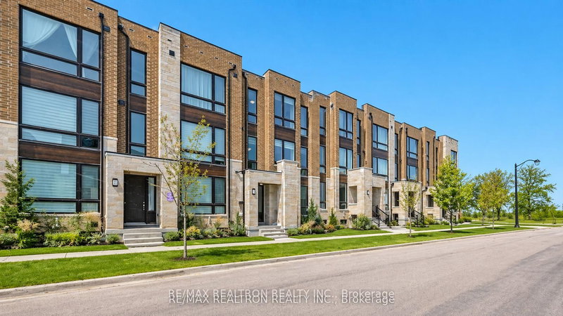 9 Breyworth Rd, Markham, L6C 0Z5 | Image 2