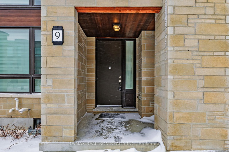 9 Breyworth Rd, Markham, L6C 0Z5 | Image 3