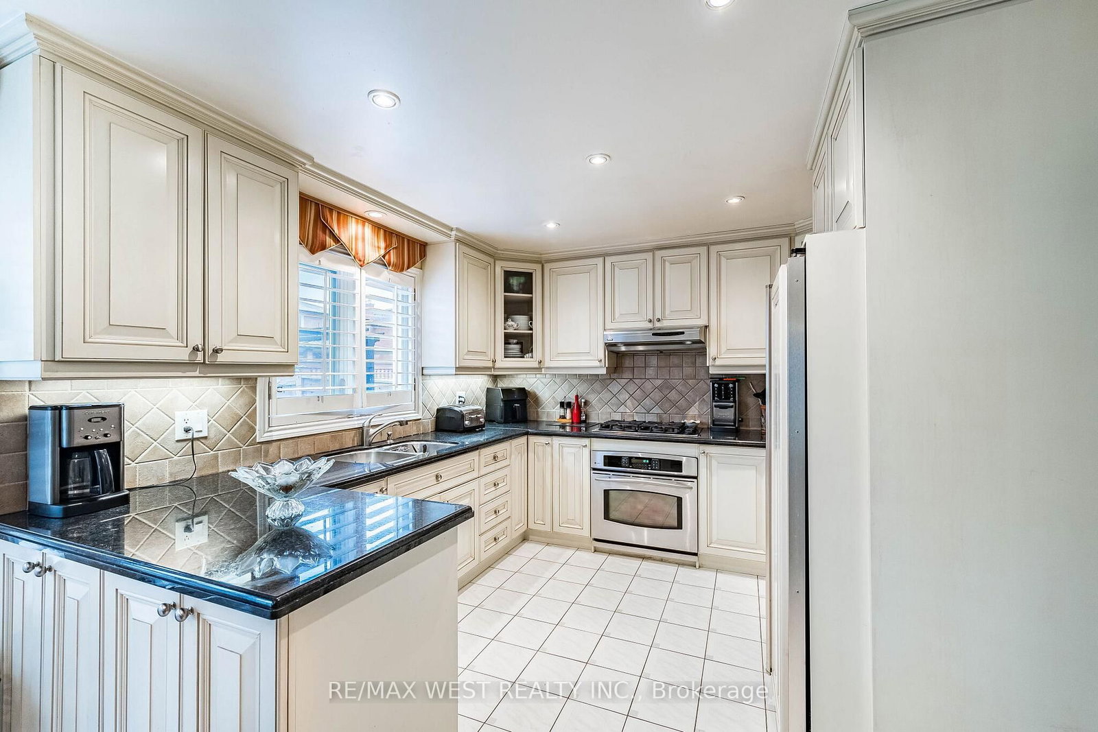 Detached House for sale at 81 Vera Street, Vaughan, Ontario, L4L 5S4 - East Woodbridge - MLS: N12888034