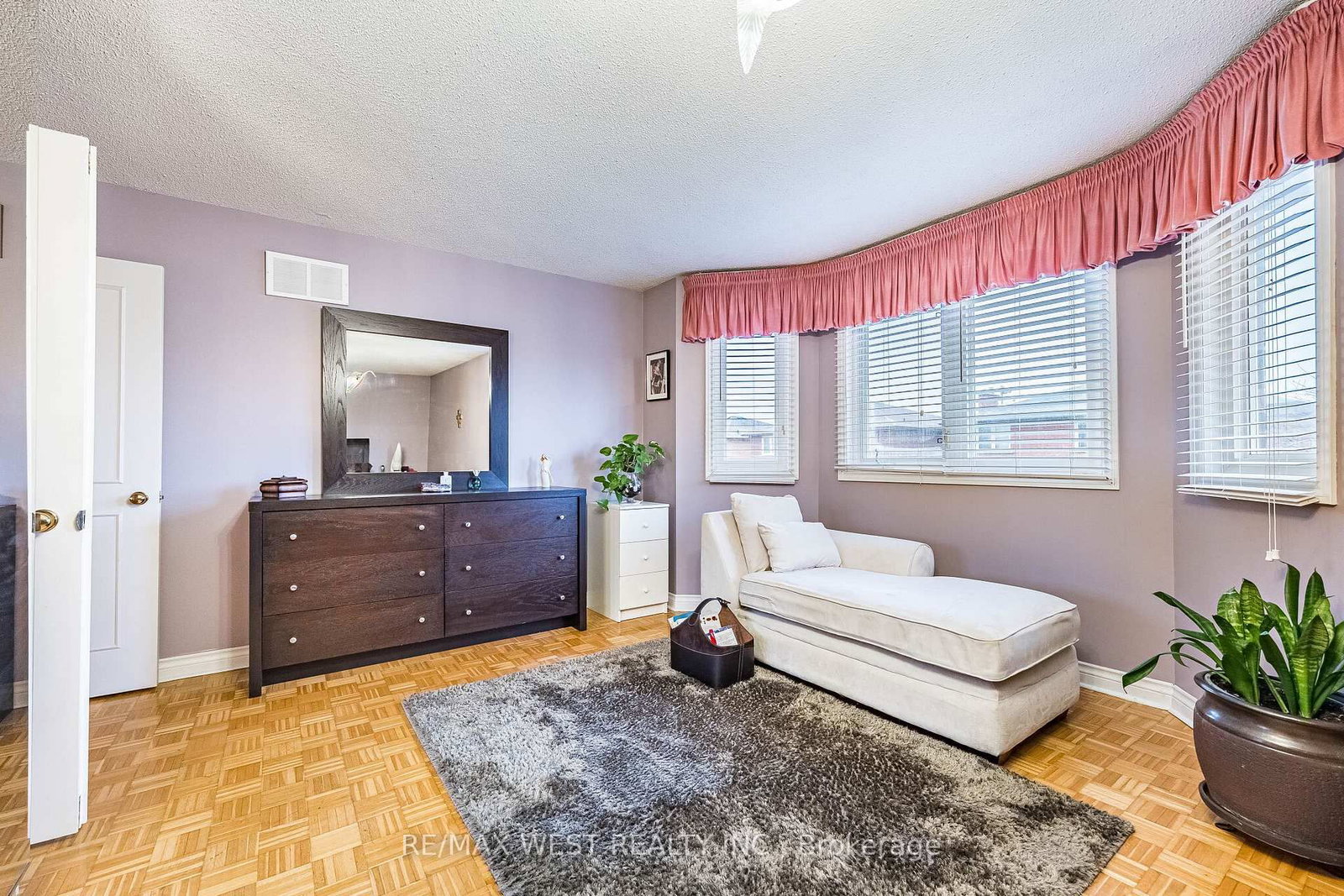 Detached House for sale at 81 Vera Street, Vaughan, Ontario, L4L 5S4 - East Woodbridge - MLS: N12888034