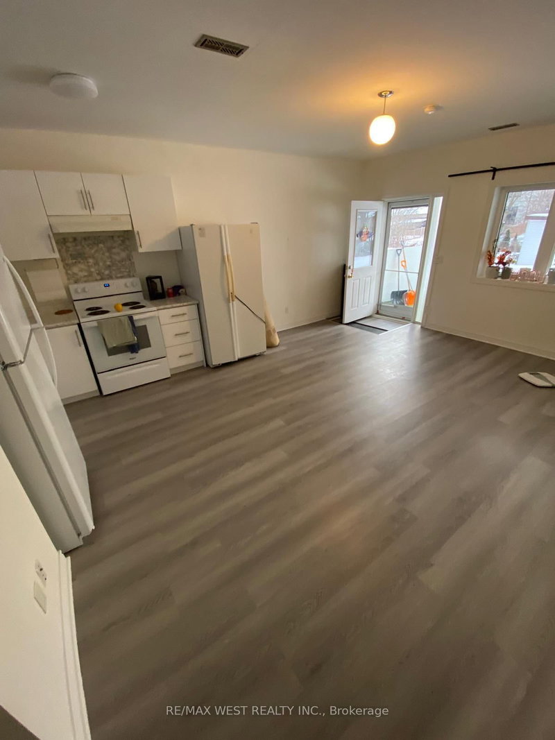 9720 Keele St, Vaughan, L6A 3Y6 | Image 2