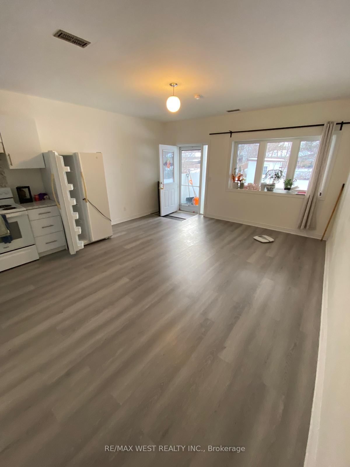 9720 Keele Street - Photo 3