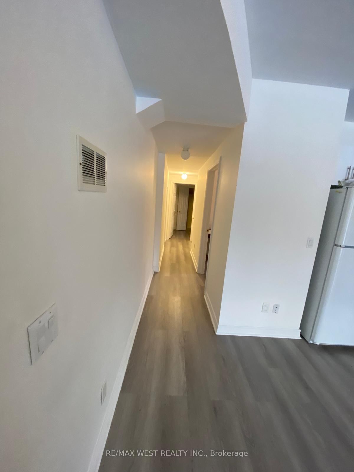 9720 Keele Street - Photo 6