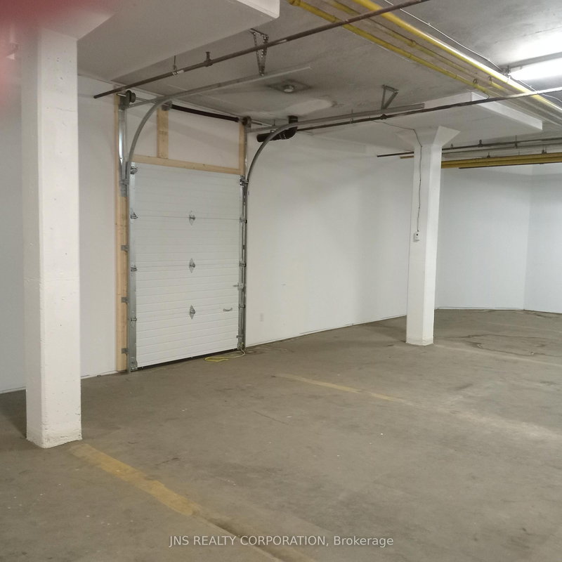 15E - 16775 Yonge St, Newmarket, L4W 8J4 | Image 2