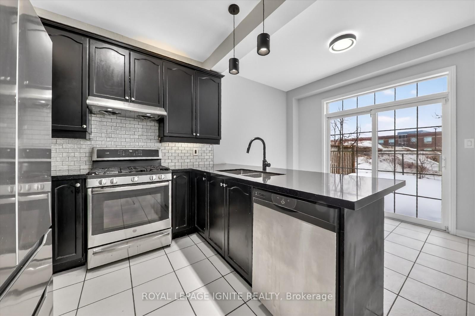 Detached House for sale at 66 Alfred Paterson Drive, Markham, Ontario, L6E 1J5 - Greensborough - MLS: N12889090