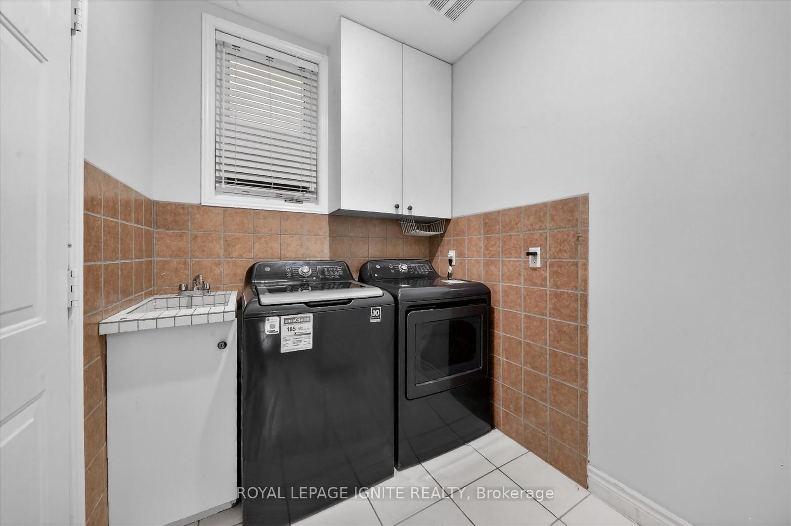 Detached House for sale at 66 Alfred Paterson Drive, Markham, Ontario, L6E 1J5 - Greensborough - MLS: N12889090