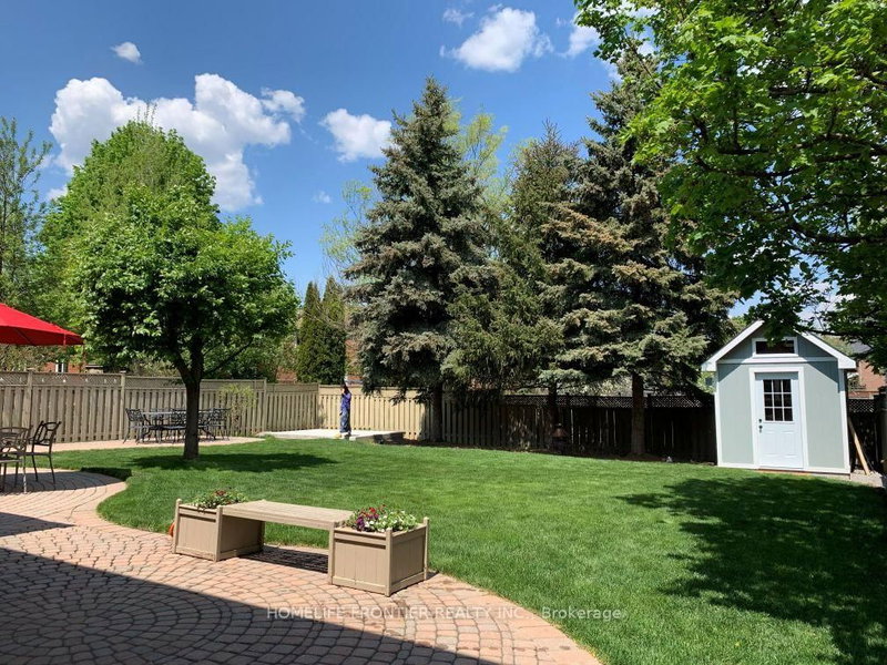 462 Weldrick Rd E, Richmond Hill, L4B 2T6 | Image 2