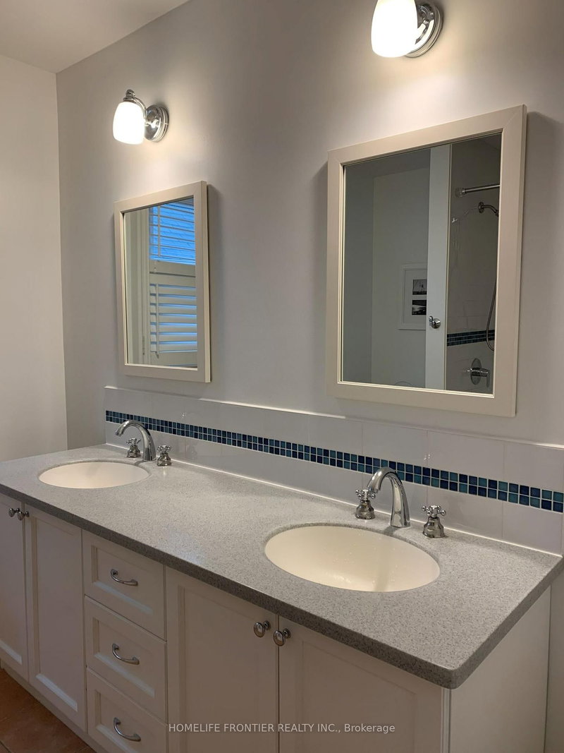 462 Weldrick Rd E, Richmond Hill, L4B 2T6 | Image 3