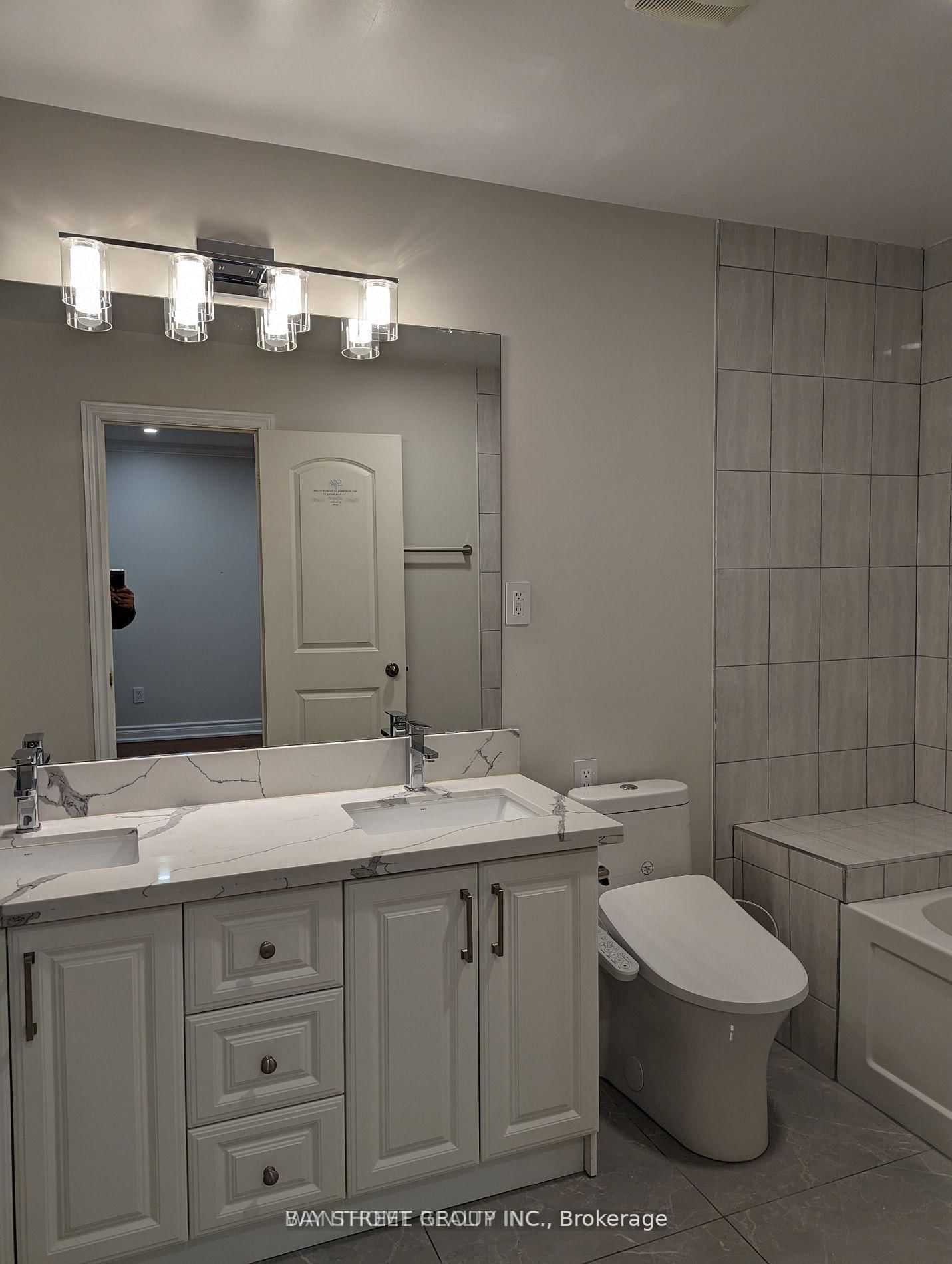 Detached House for lease at 35 Everett Street, Markham, Ontario, L6E 0H6 - Wismer - MLS: N12889236