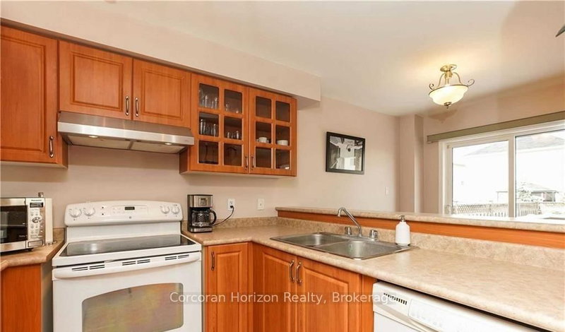 99 Stonemount Cres, Essa, L0M 1B4 | Image 3