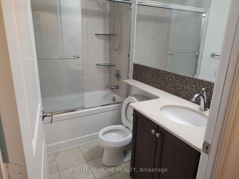 701 - 9245 Jane St, Vaughan, L6A 0J9 | Image 2