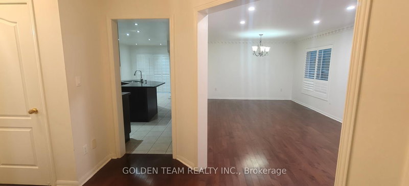 16 Raffia Ave, Richmond Hill, L4E 4M9 | Image 2