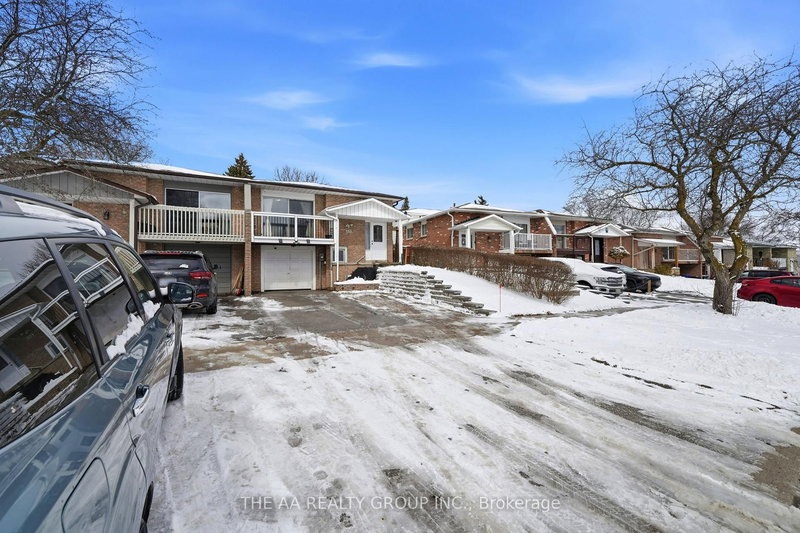 155 Britannia Ave, Bradford West Gwillimbury, L3Z 1A4 | Image 3