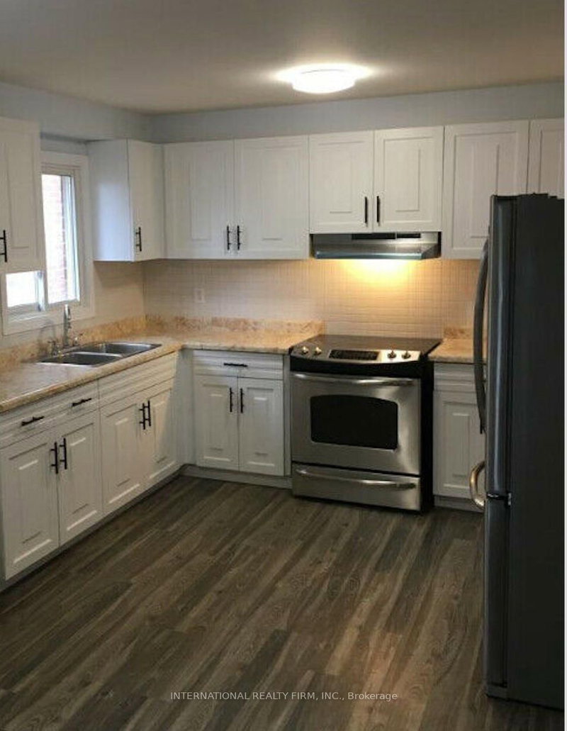 (Main) - 43 Quaker Ridge Rd, Vaughan, L4K 2E5 | Image 2