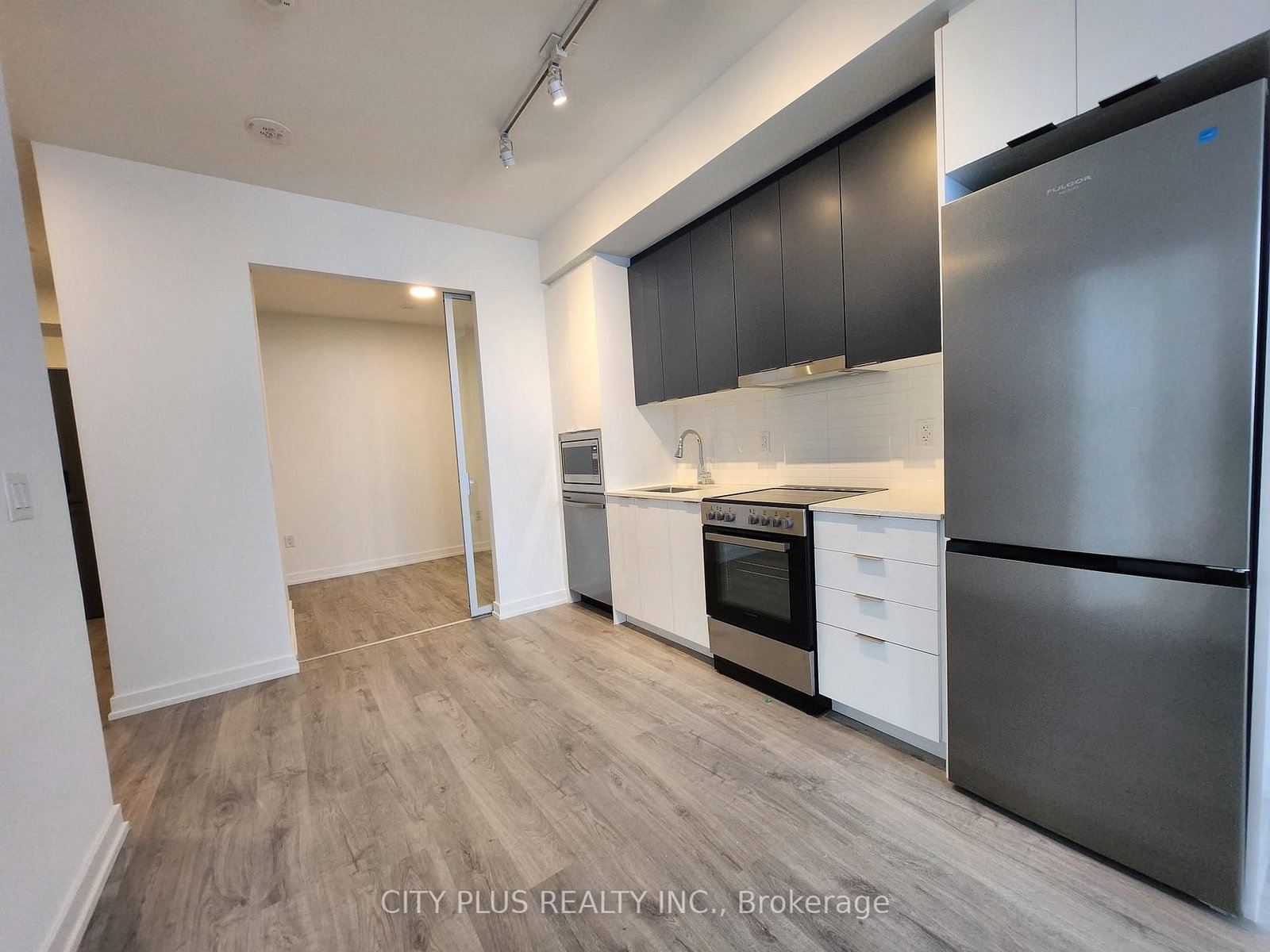 9763 Markham Road, Unit 906A - Photo 6