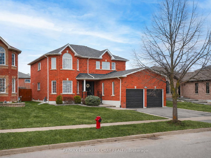 2292 Jack Cres, Innisfil, L9S 2C8 | Image 2