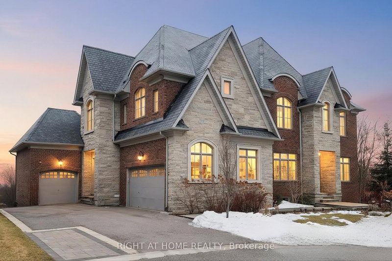 15 Davina Circ, Aurora, L4G 0M2 | Image 2