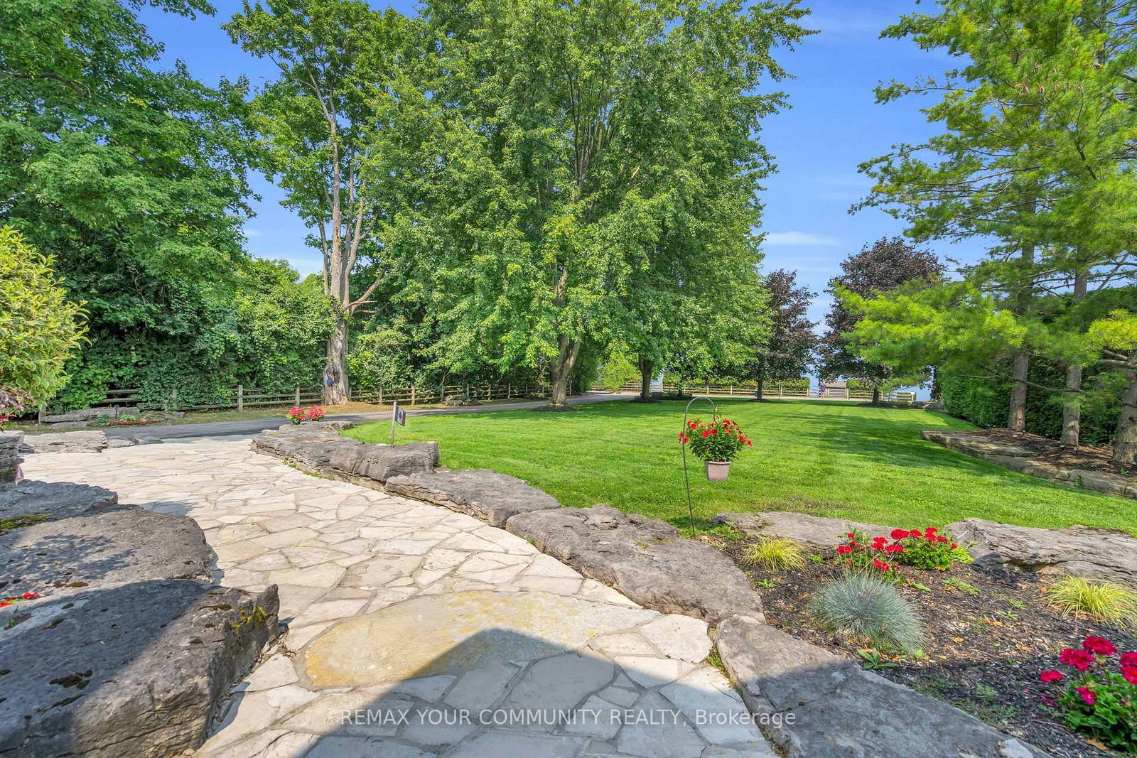 515 Lake Drive E • Georgina, ON photo 11