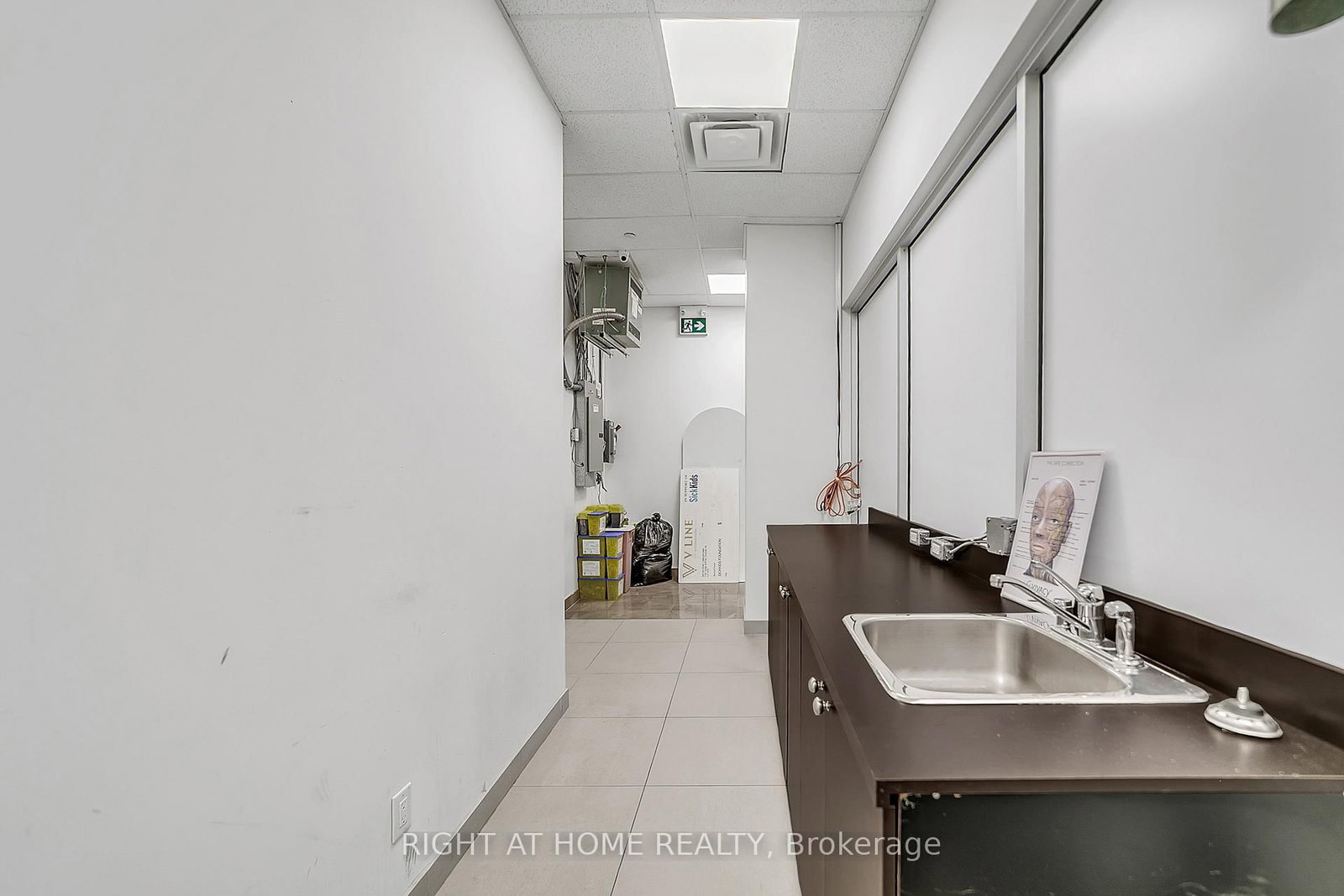 7191 Yonge Street, Unit 115/116 - Photo 36