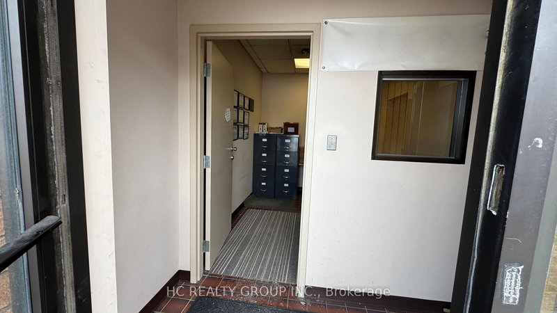 16 - 3300 Steeles Ave W, Vaughan, L4K 2Y4 | Image 3