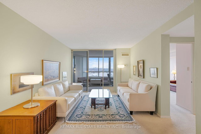 817 - 25 Austin Drive