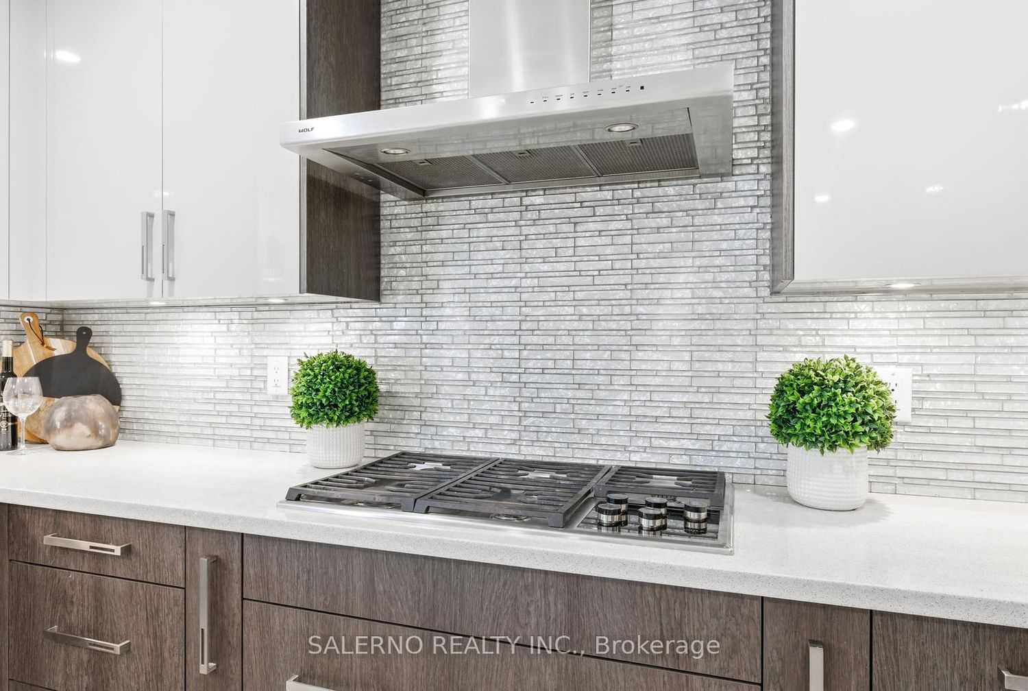 Detached House sold at 118 Torran Road, Vaughan, Ontario, L4L 2Y7 - Islington Woods - MLS: N12891398