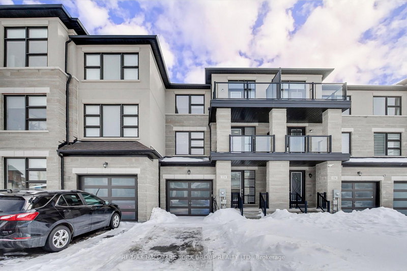 534 New England Crt, Newmarket, L3X 0M6 | Image 2