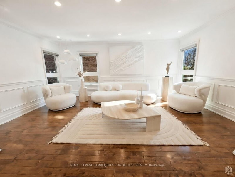 8 Colleen St, Vaughan, L4J 5H1 | Image 2