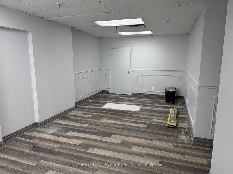 15 - 167 Applewood Cres, Vaughan, L4K 4K7 | Image 2