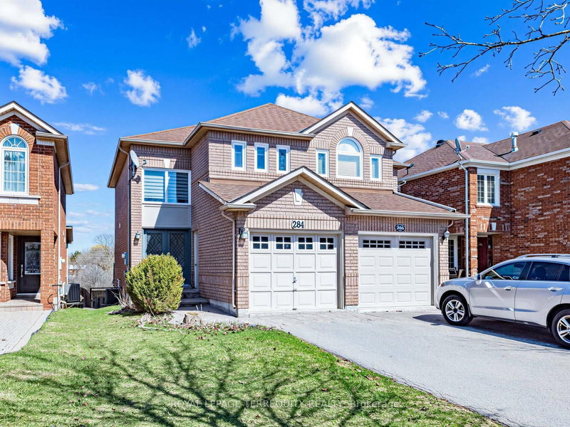 284 Pinnacle Tr, Aurora, L4G 7G2 | Image 2