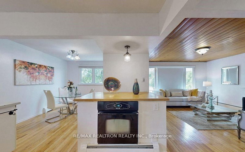 20201 Yonge St, East Gwillimbury, L9N 1B1 | Image 3