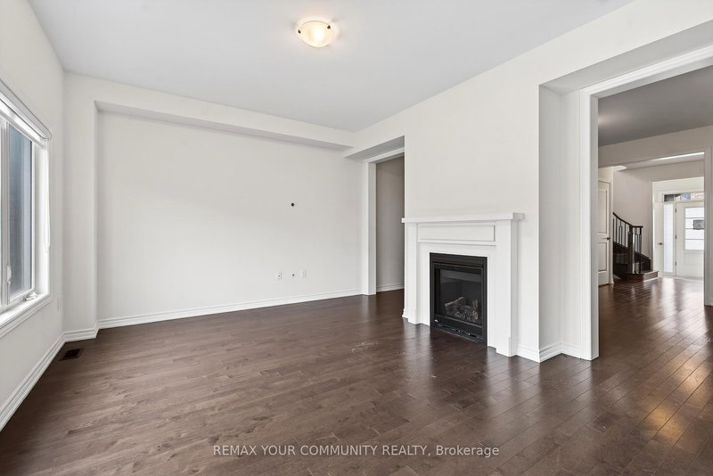 5 Valleo St, Georgina, L4P 0J8 | Image 3