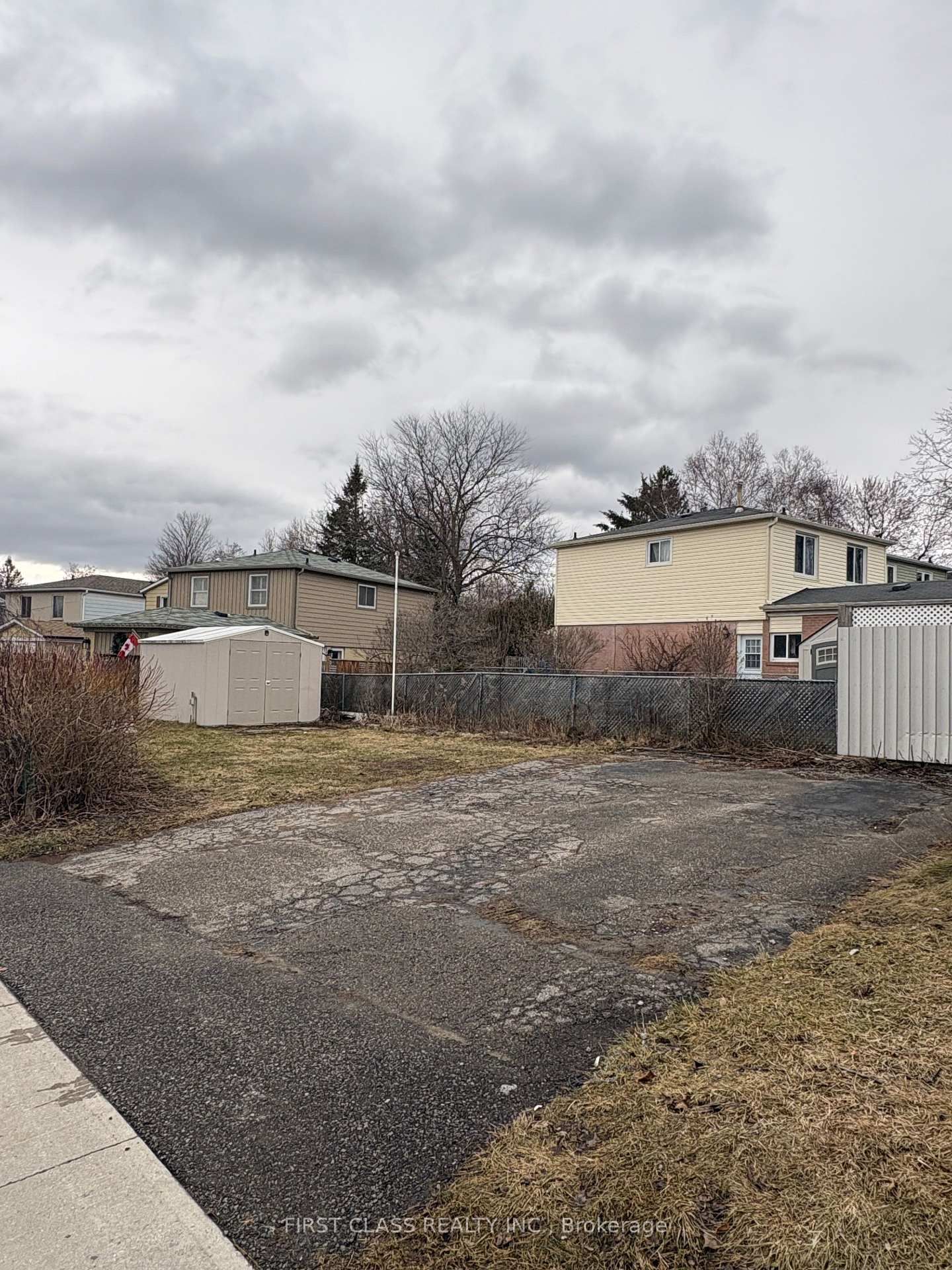701 Leeder Court • Newmarket, ON photo 13
