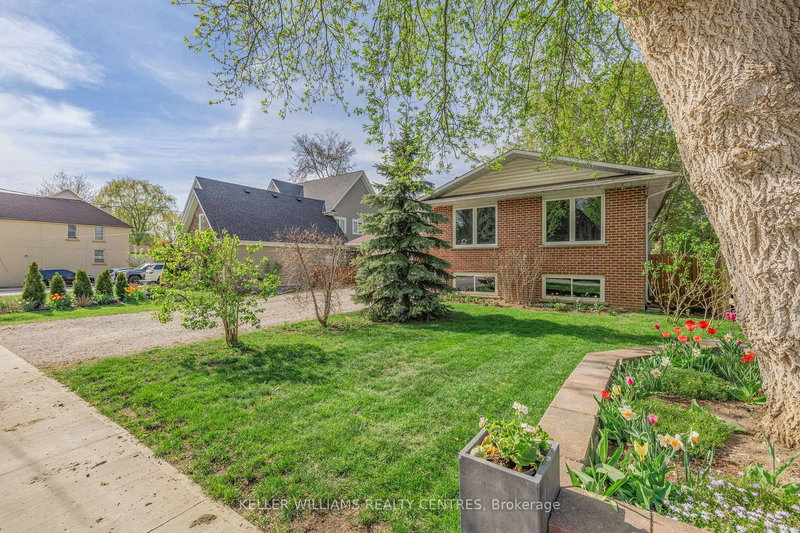 4 Selby St, Innisfil, L0L 1L0 | Image 2