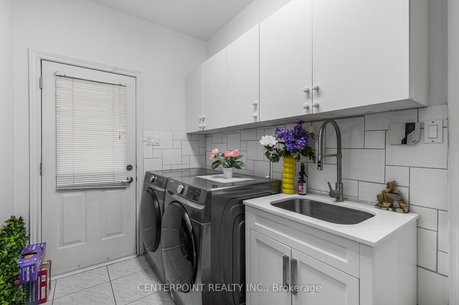 Detached House for sale at 277 Oxford Street, Richmond Hill, Ontario, L4C 7V8 - Mill Pond - MLS: N12894530