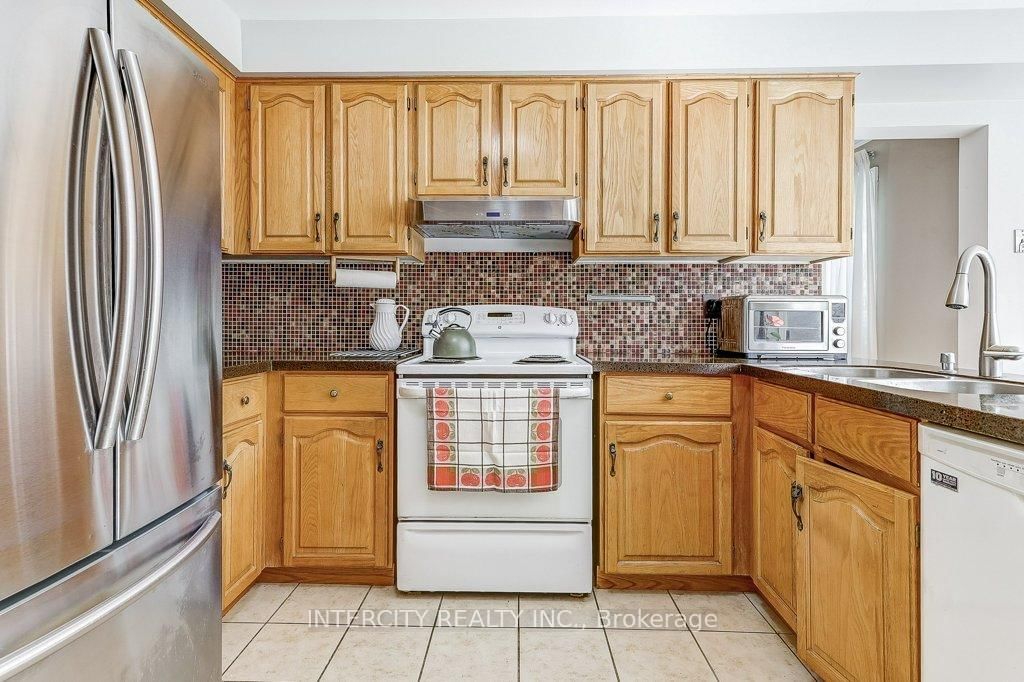 Detached House for sale at 21 Marylebone Crescent, Richmond Hill, Ontario, L4E 2L5 - Oak Ridges Lake Wilcox - MLS: N12894872