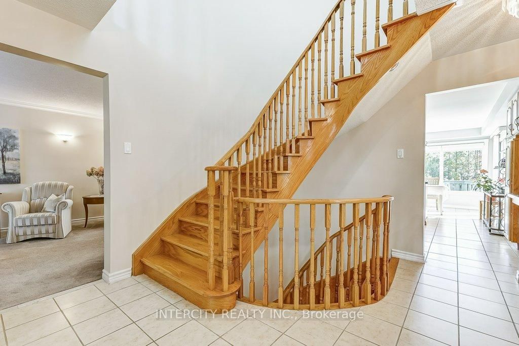 Detached House for sale at 21 Marylebone Crescent, Richmond Hill, Ontario, L4E 2L5 - Oak Ridges Lake Wilcox - MLS: N12894872