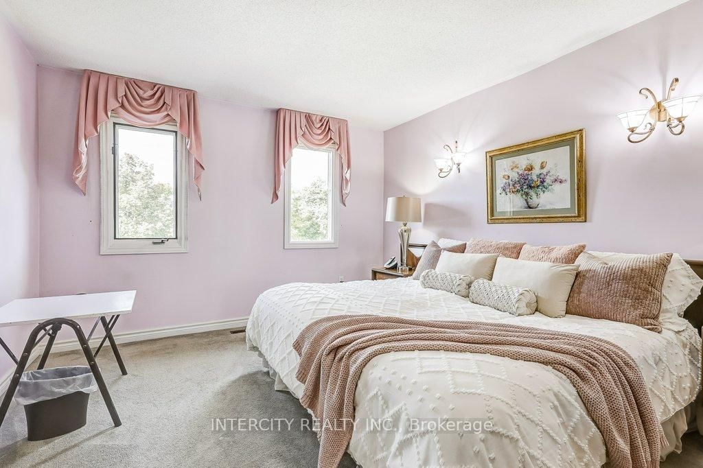 Detached House for sale at 21 Marylebone Crescent, Richmond Hill, Ontario, L4E 2L5 - Oak Ridges Lake Wilcox - MLS: N12894872