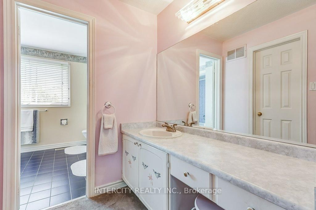 Detached House for sale at 21 Marylebone Crescent, Richmond Hill, Ontario, L4E 2L5 - Oak Ridges Lake Wilcox - MLS: N12894872