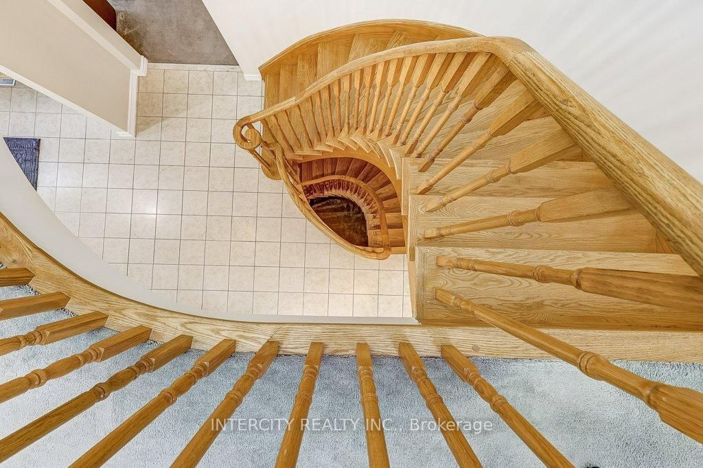 Detached House for sale at 21 Marylebone Crescent, Richmond Hill, Ontario, L4E 2L5 - Oak Ridges Lake Wilcox - MLS: N12894872