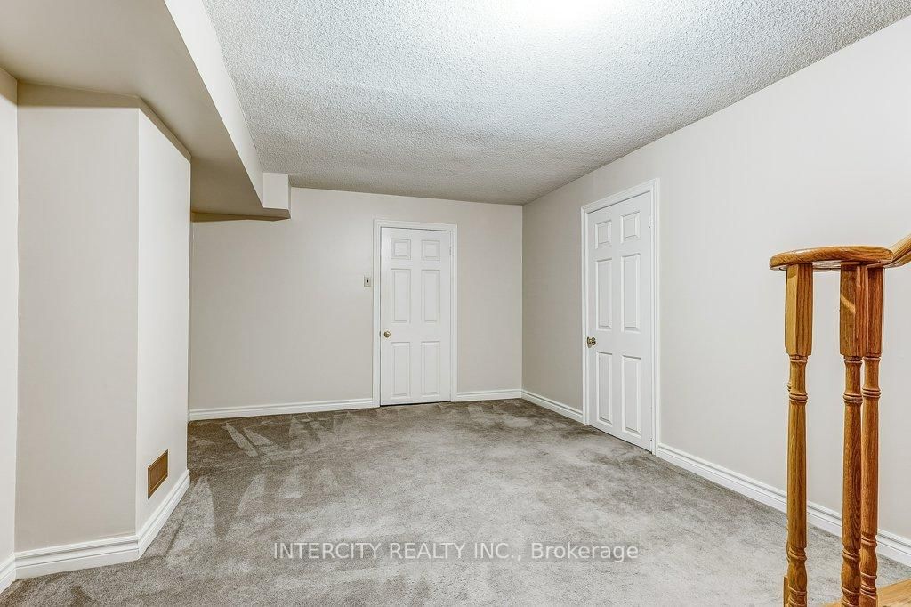 Detached House for sale at 21 Marylebone Crescent, Richmond Hill, Ontario, L4E 2L5 - Oak Ridges Lake Wilcox - MLS: N12894872