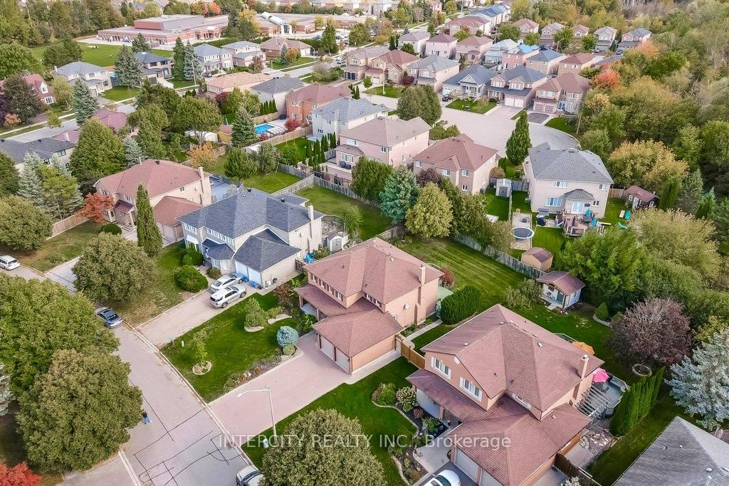 Detached House for sale at 21 Marylebone Crescent, Richmond Hill, Ontario, L4E 2L5 - Oak Ridges Lake Wilcox - MLS: N12894872