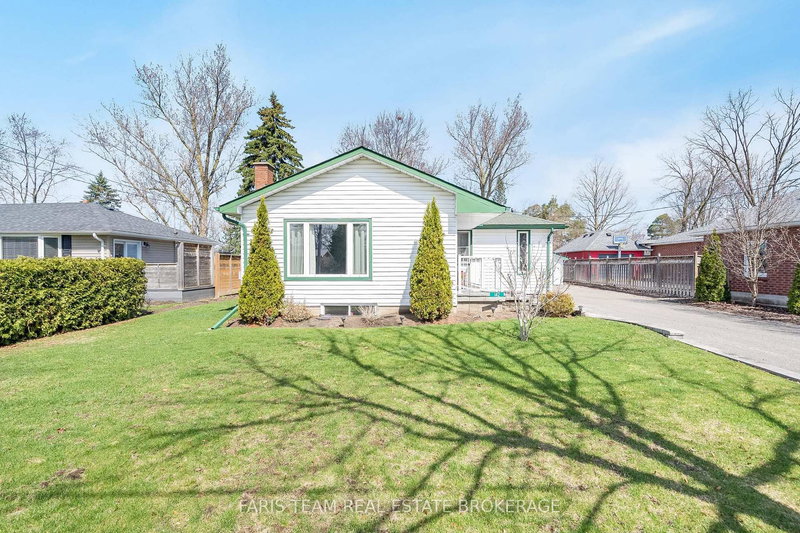 142 Oriole Dr, East Gwillimbury, L9N 1G9 | Image 2