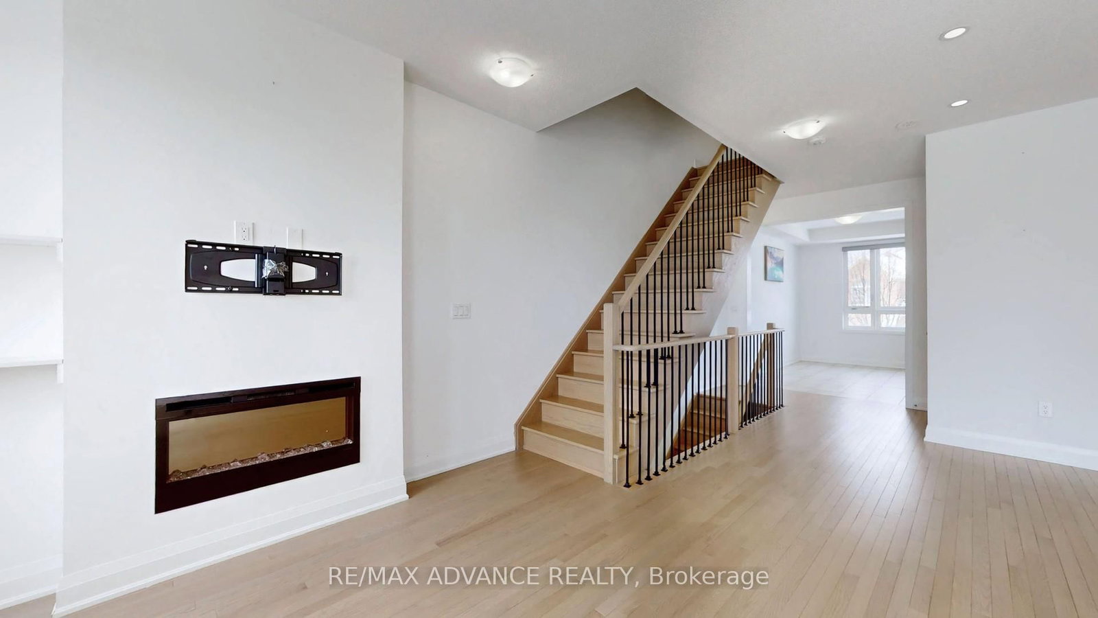 Townhouse for sale at 4 Carole Bell Way, Markham, Ontario, L6E 0W2 - Wismer - MLS: N12895404