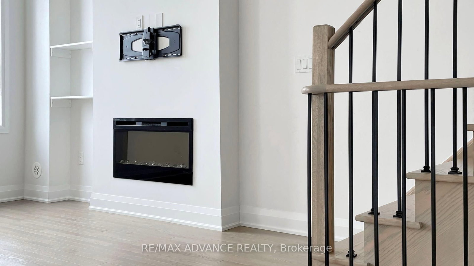 Townhouse for sale at 4 Carole Bell Way, Markham, Ontario, L6E 0W2 - Wismer - MLS: N12895404