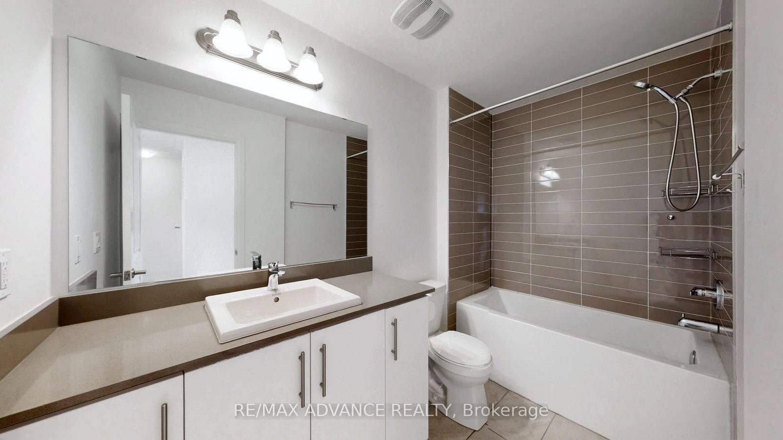 Townhouse for sale at 4 Carole Bell Way, Markham, Ontario, L6E 0W2 - Wismer - MLS: N12895404