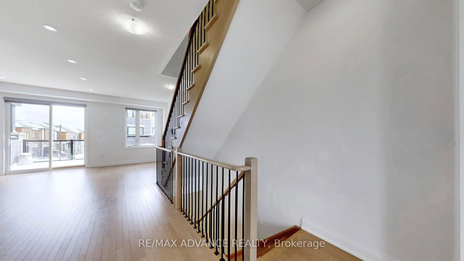 Townhouse for sale at 4 Carole Bell Way, Markham, Ontario, L6E 0W2 - Wismer - MLS: N12895404