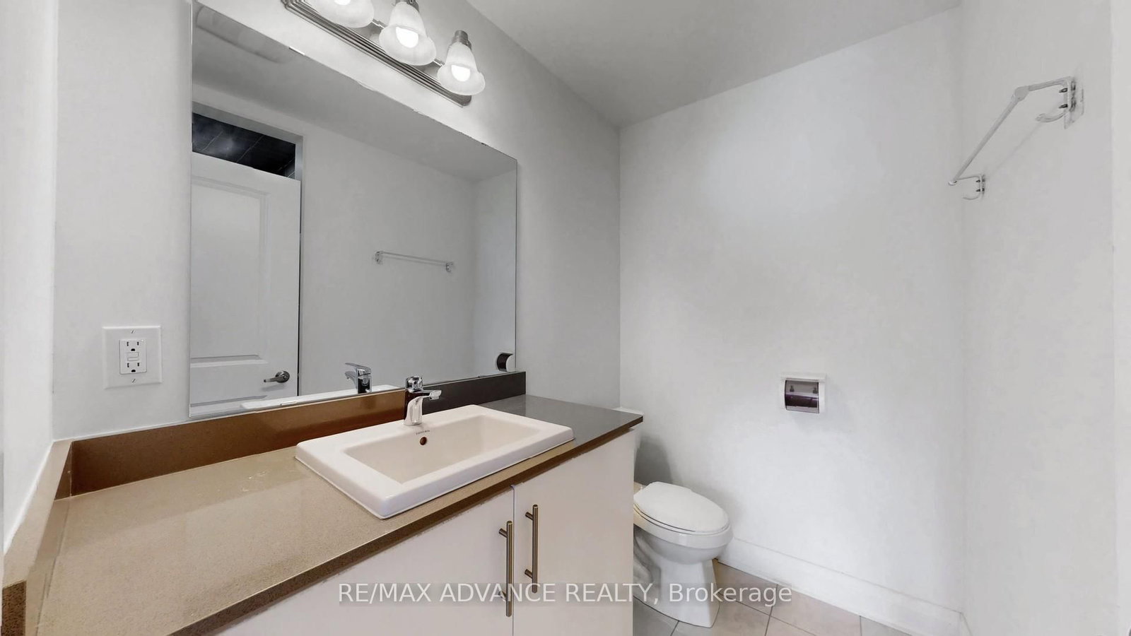 Townhouse for sale at 4 Carole Bell Way, Markham, Ontario, L6E 0W2 - Wismer - MLS: N12895404