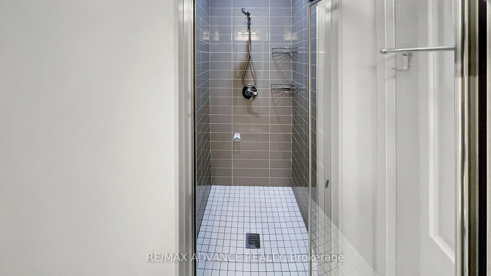 Townhouse for sale at 4 Carole Bell Way, Markham, Ontario, L6E 0W2 - Wismer - MLS: N12895404