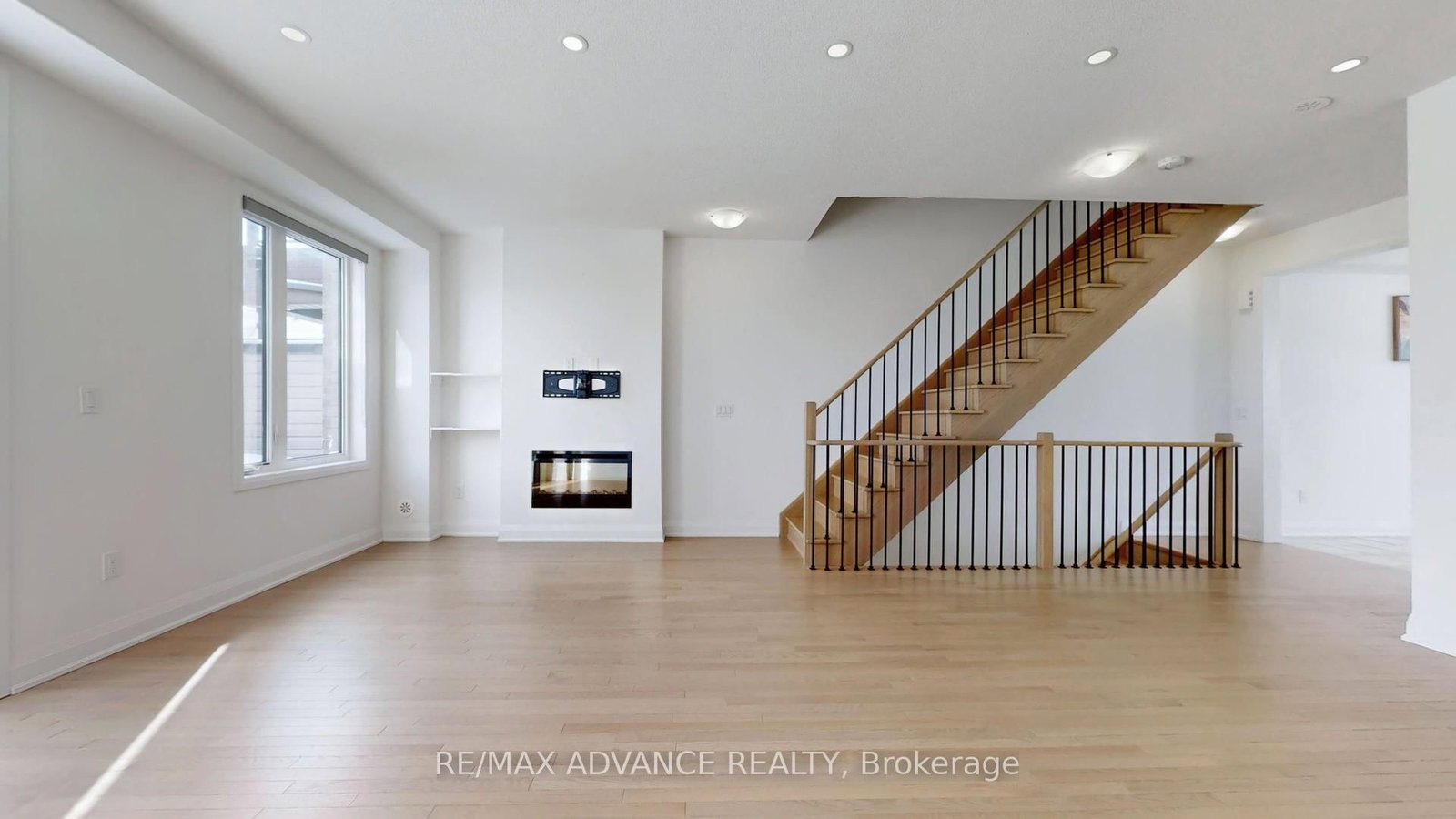 Townhouse for sale at 4 Carole Bell Way, Markham, Ontario, L6E 0W2 - Wismer - MLS: N12895404